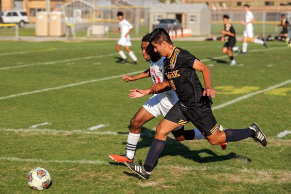 Soccer Seniors Slam Colonials at Home